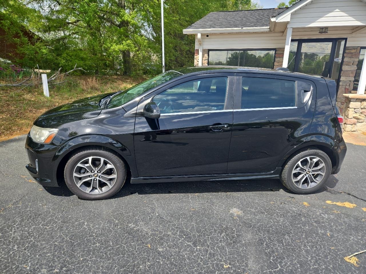 2017 Chevrolet Sonic LT Auto 5-Door