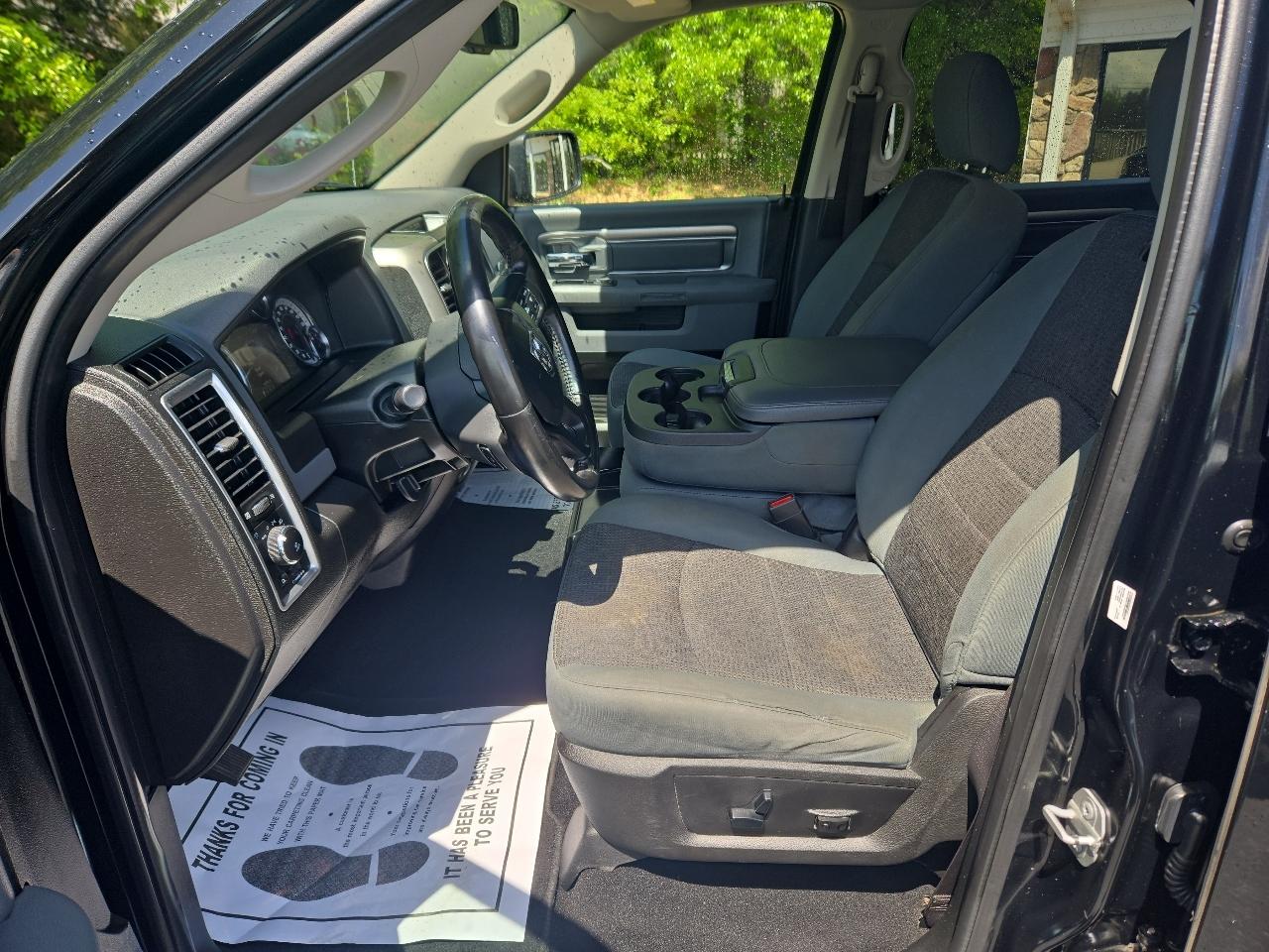 RAM 1500 Classic Big Horn 4x4 Crew Cab 5'7" Box 2019