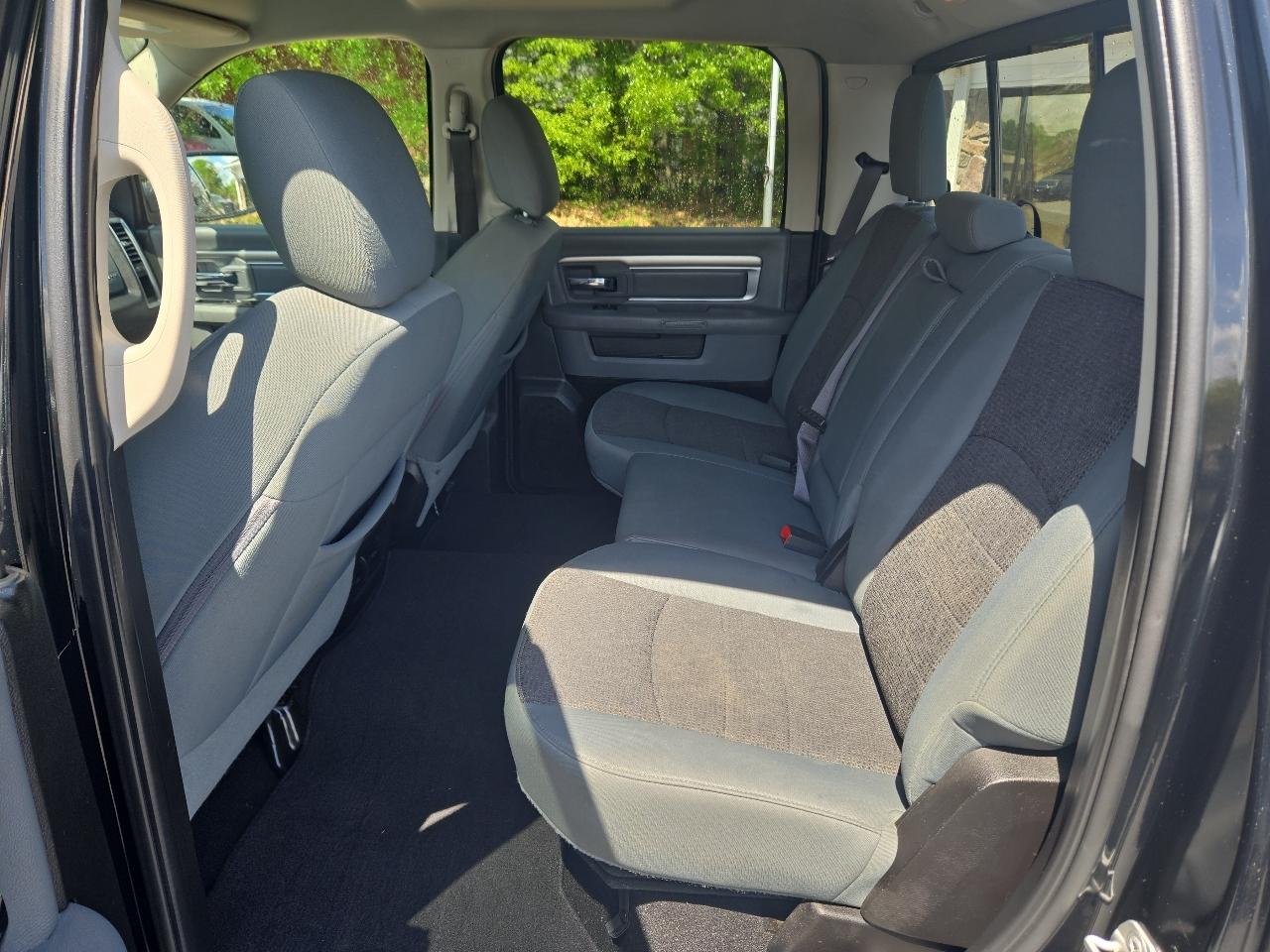 RAM 1500 Classic Big Horn 4x4 Crew Cab 5'7" Box 2019