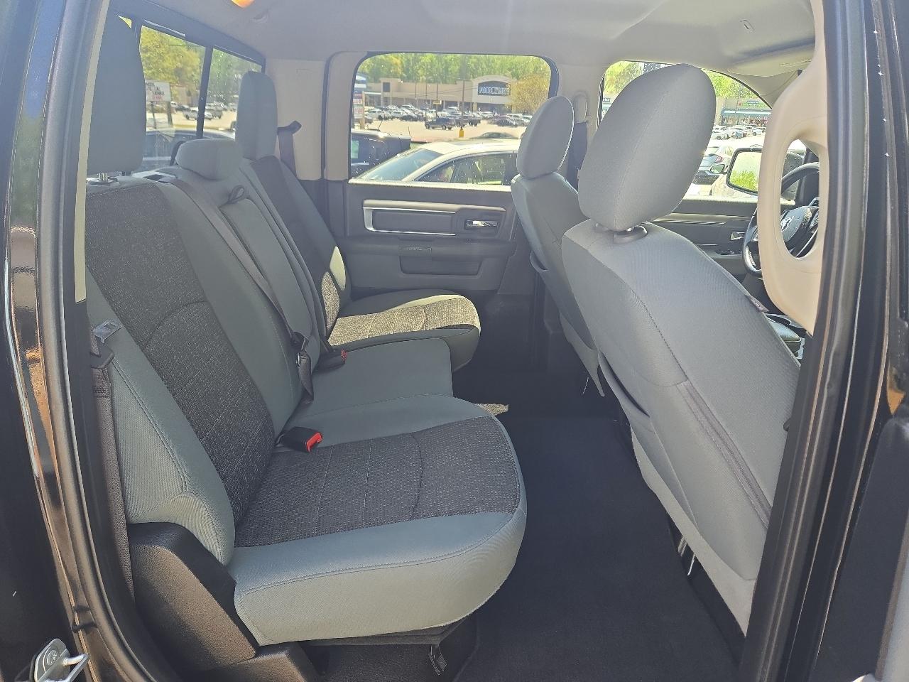 RAM 1500 Classic Big Horn 4x4 Crew Cab 5'7" Box 2019