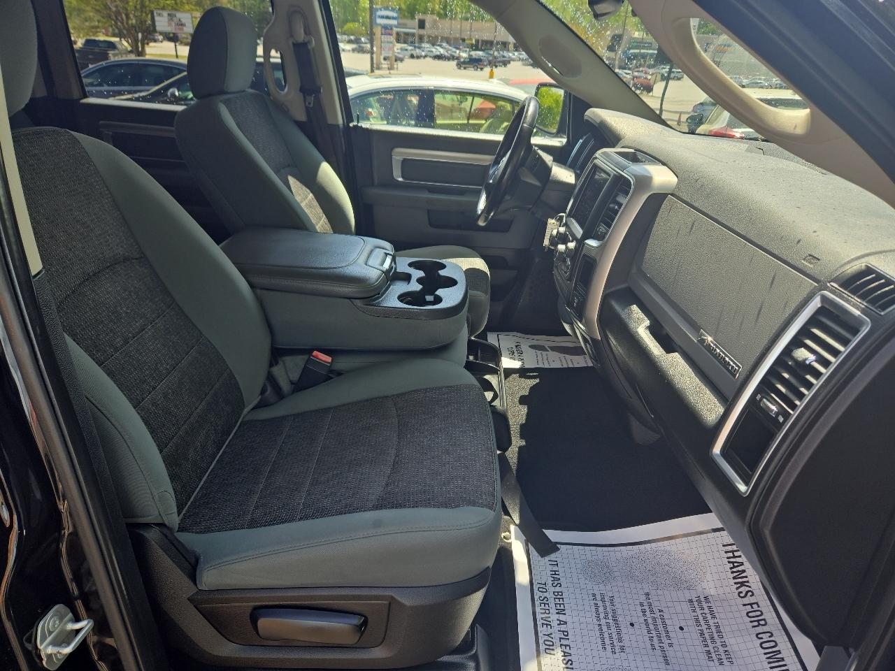 RAM 1500 Classic Big Horn 4x4 Crew Cab 5'7" Box 2019