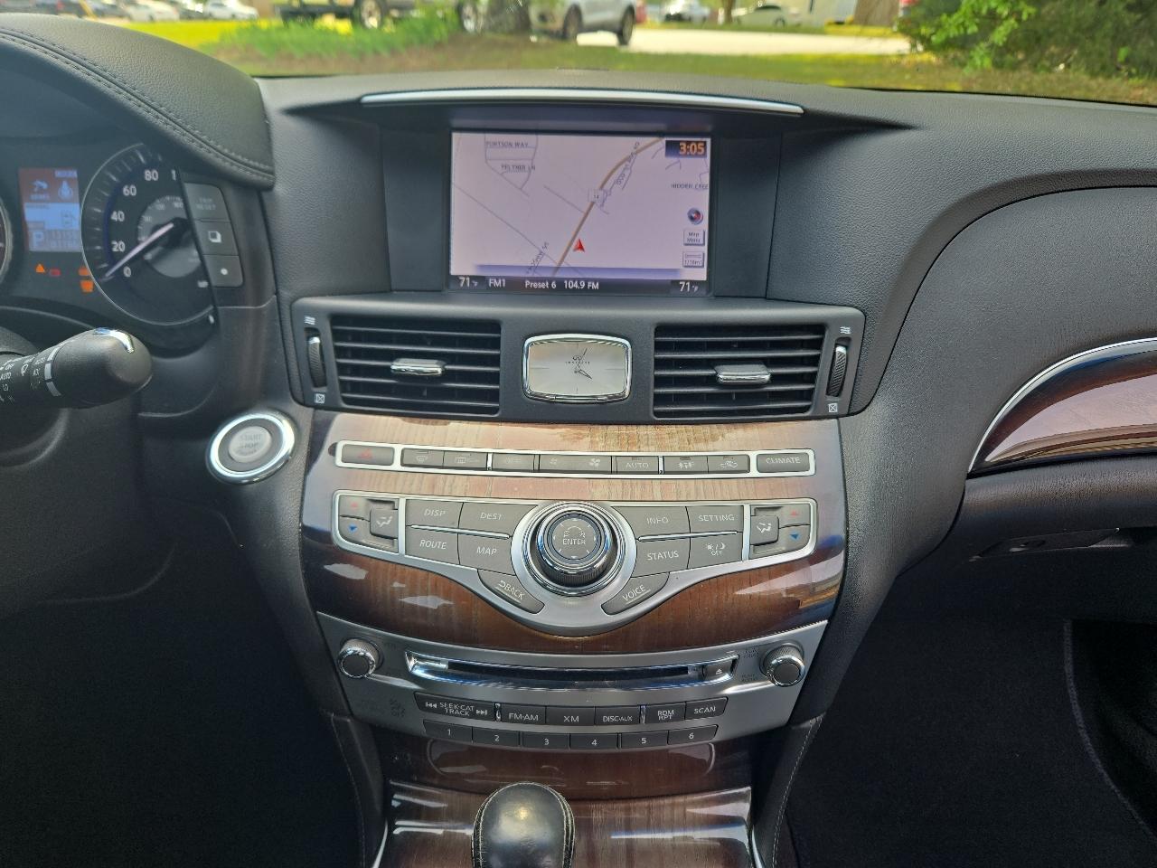 Infiniti M 56x 2012