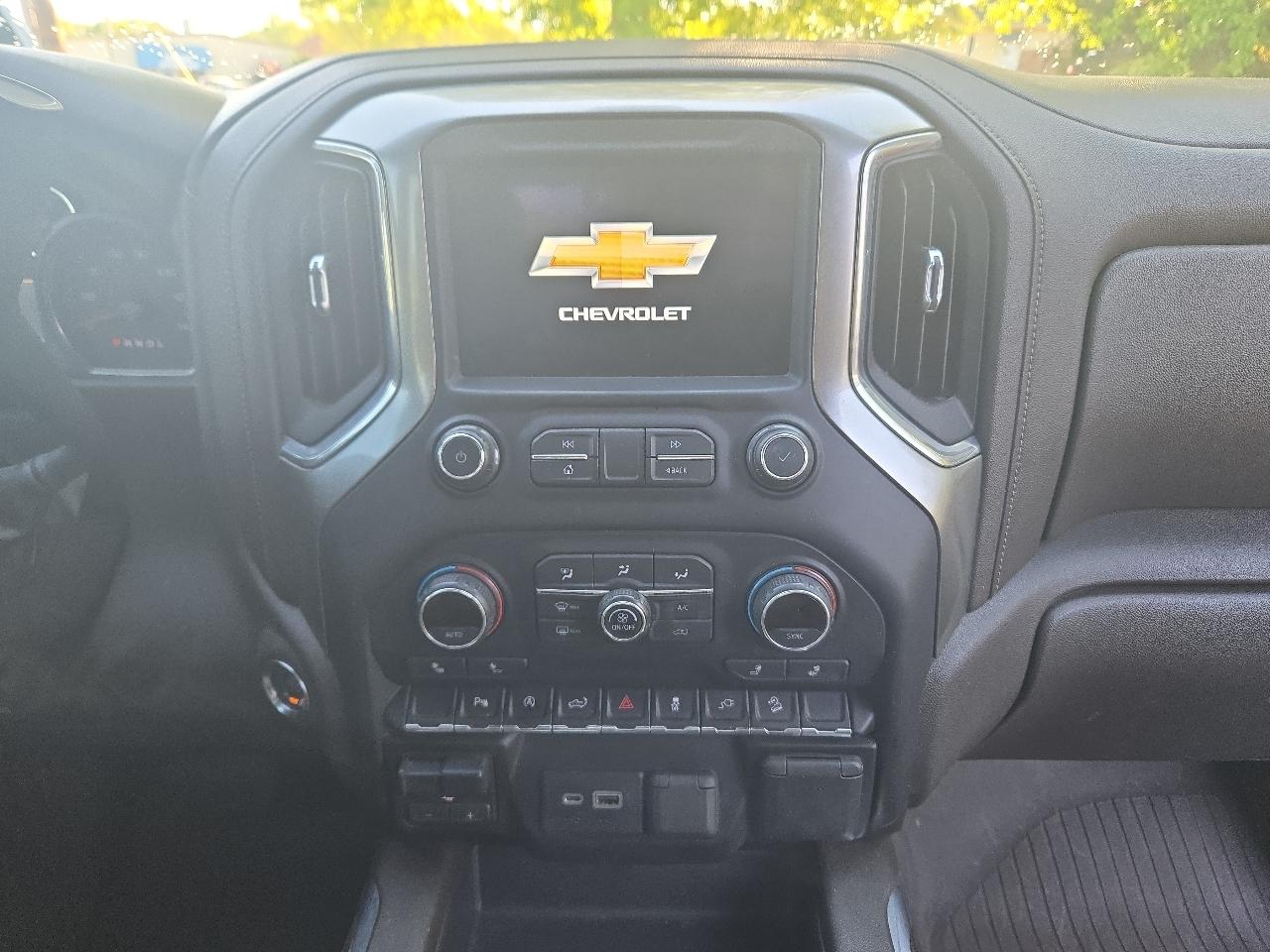 Chevrolet Silverado 1500 Z71 Crew Cab 4WD 2021