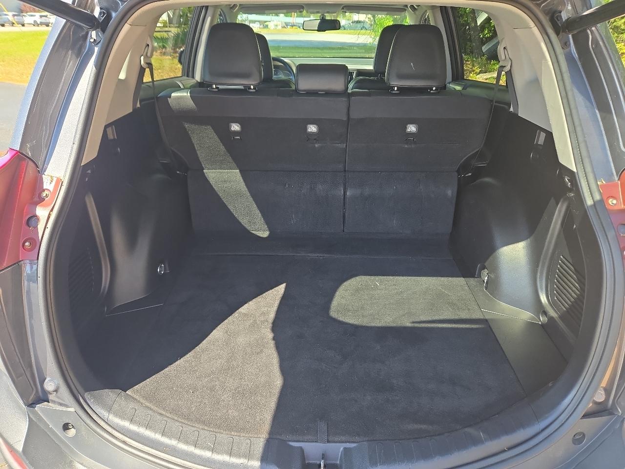 Toyota RAV4 Limited FWD 2015