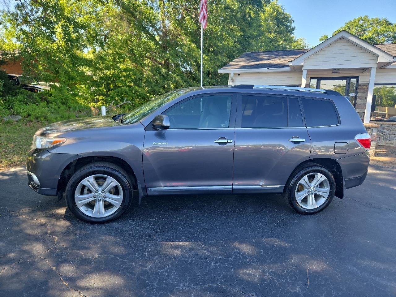 Toyota Highlander Limited 2WD 2012