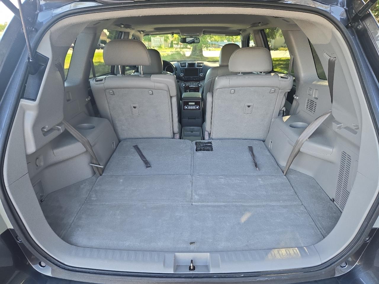 Toyota Highlander Limited 2WD 2012