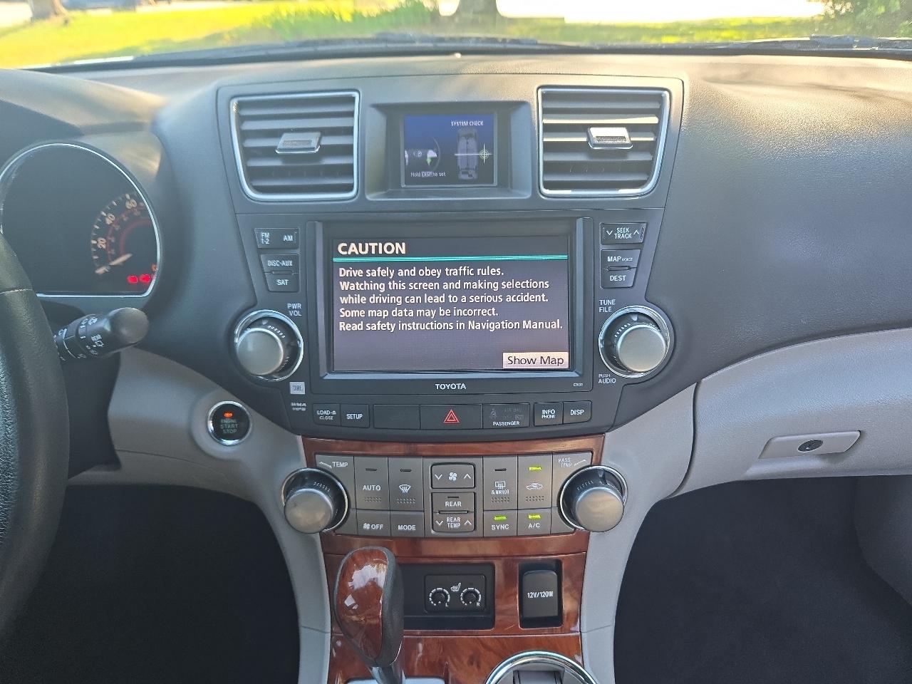 Toyota Highlander Limited 2WD 2012