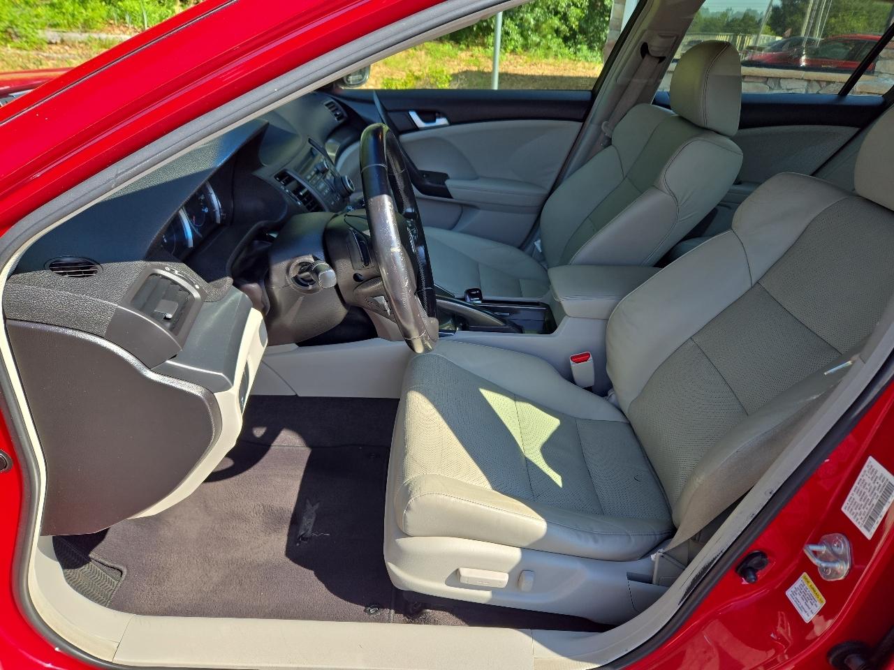 Acura TSX 5-Spd AT w/ Technology Package 2013