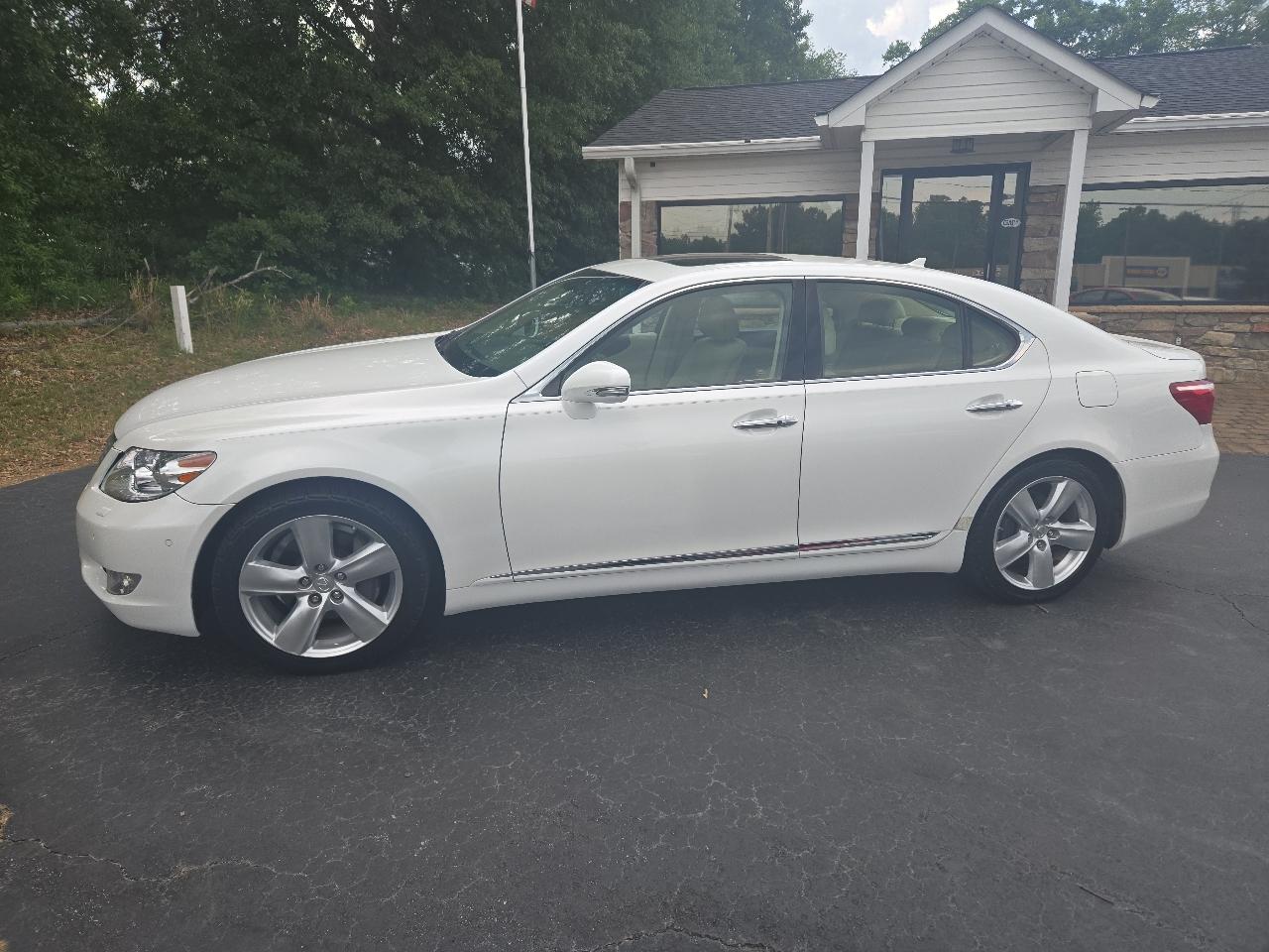 2011 Lexus LS 460 Luxury Sedan