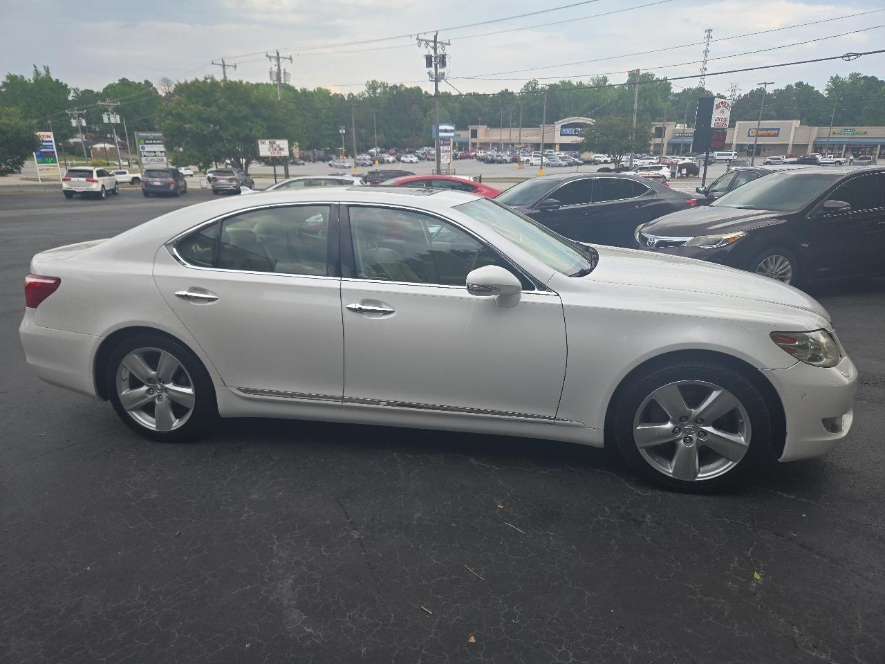 Lexus LS 460 Luxury Sedan 2011