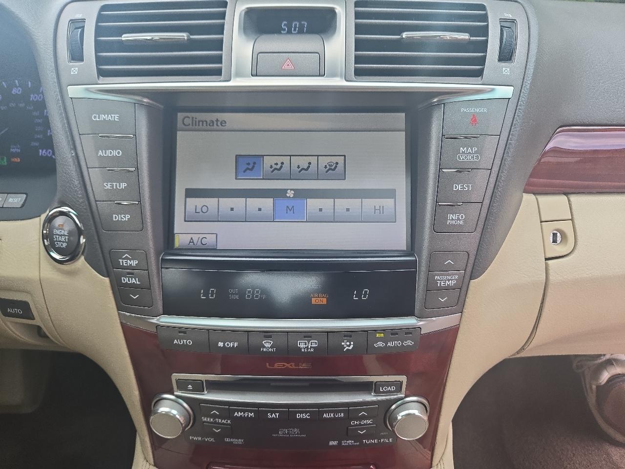 Lexus LS 460 Luxury Sedan 2011