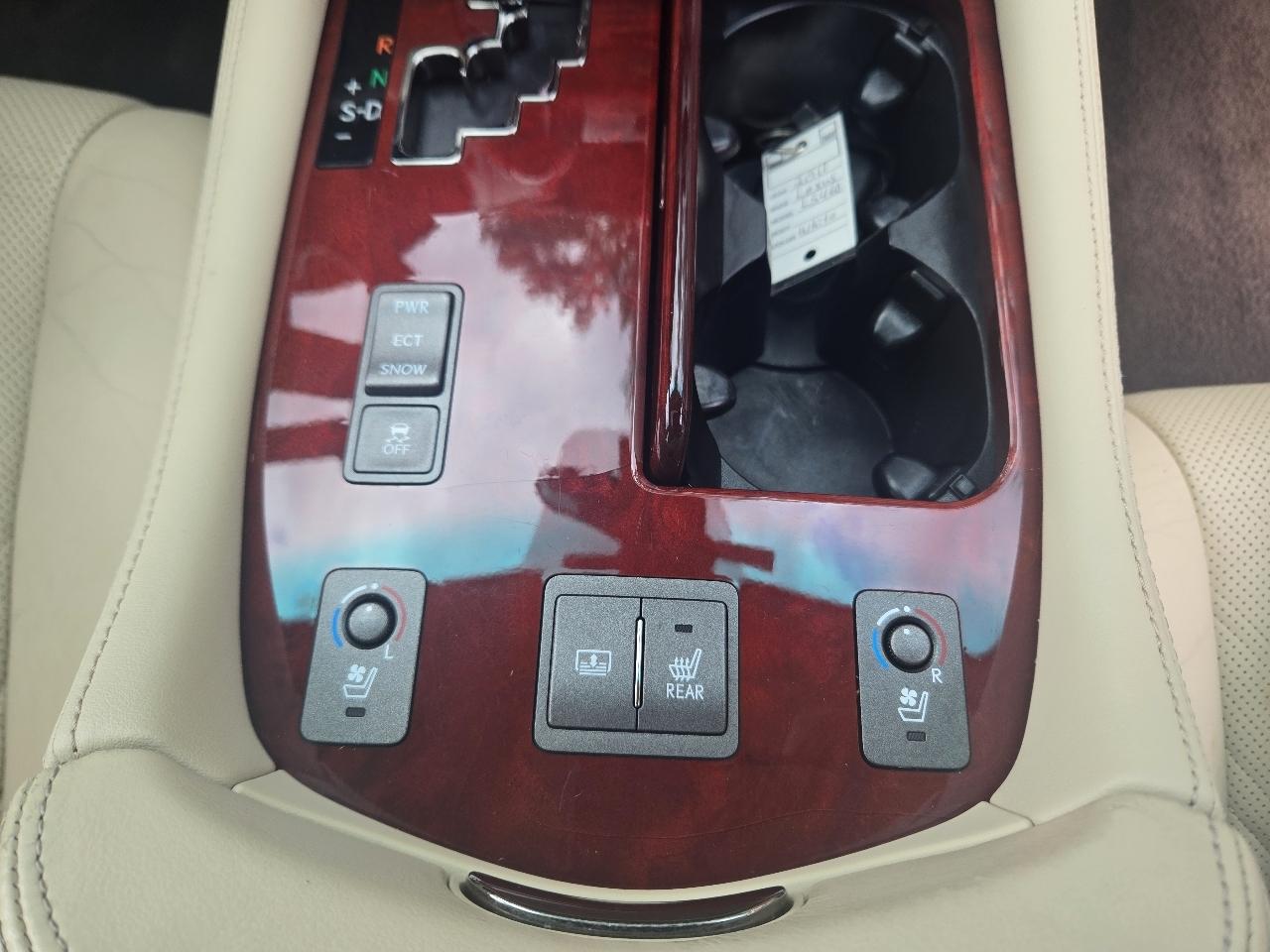 Lexus LS 460 Luxury Sedan 2011