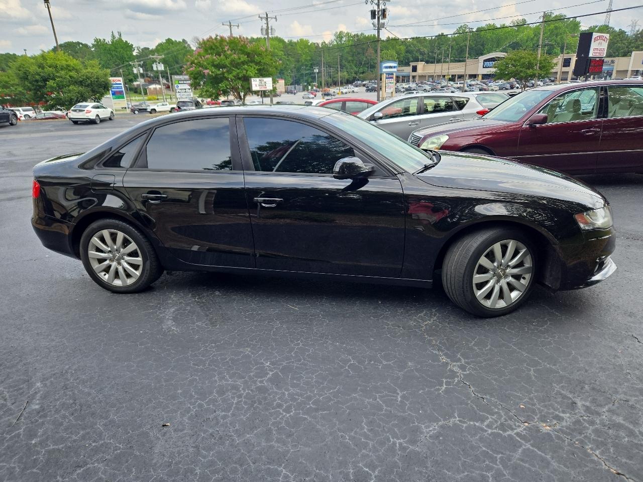 Audi A4 2.0T Premium Sedan quattro Manual 2012