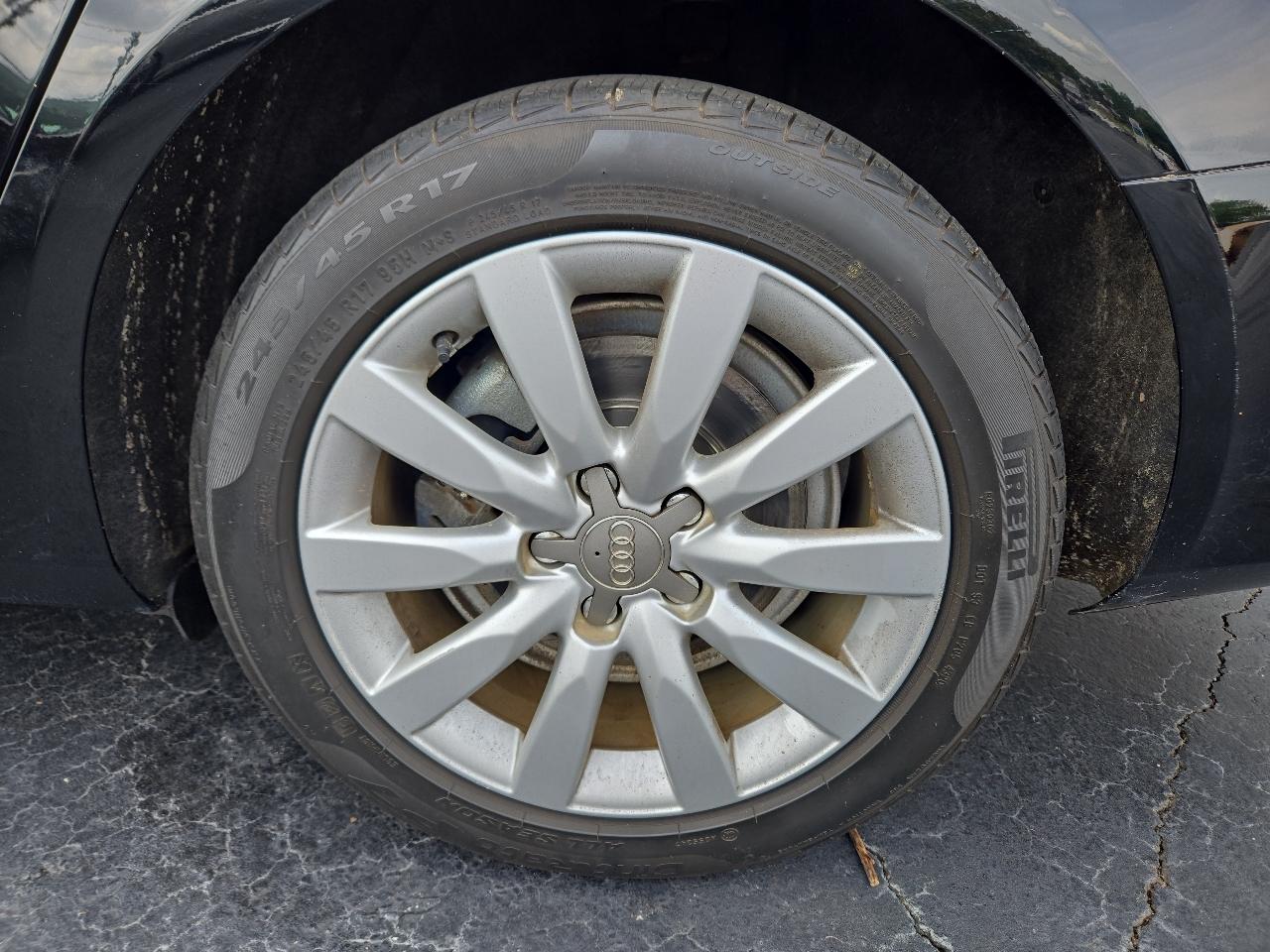 Audi A4 2.0T Premium Sedan quattro Manual 2012