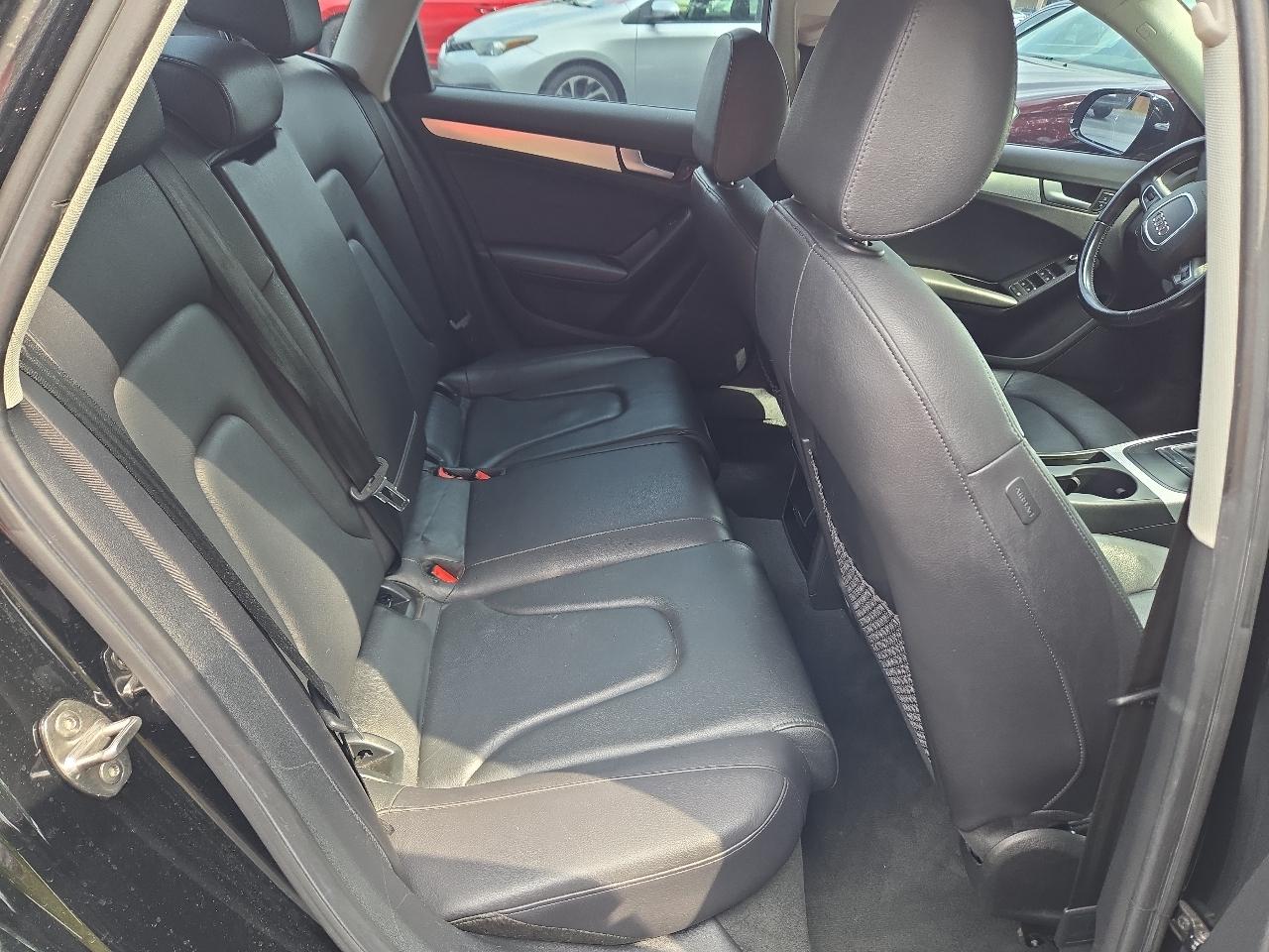 Audi A4 2.0T Premium Sedan quattro Manual 2012