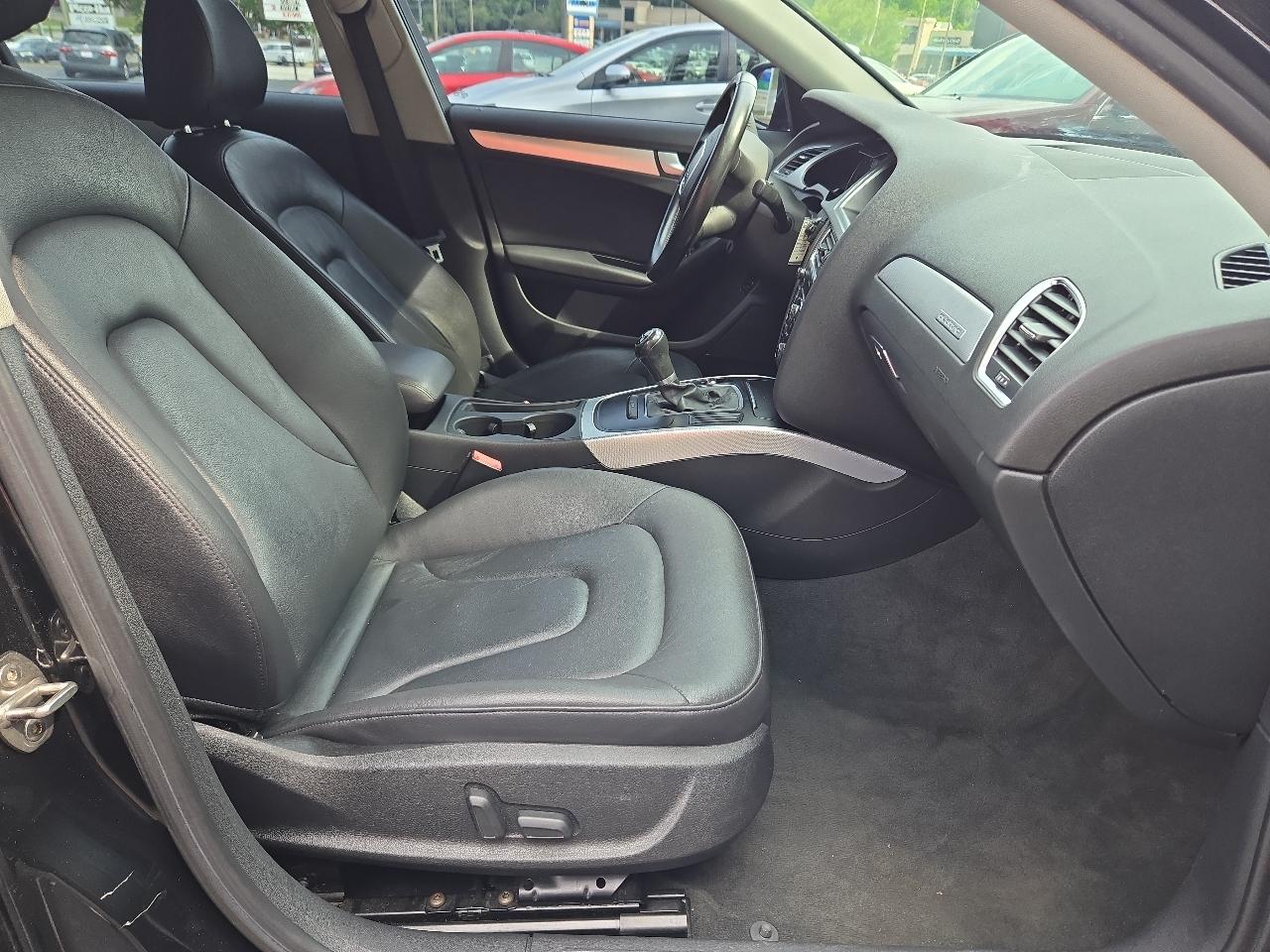 Audi A4 2.0T Premium Sedan quattro Manual 2012