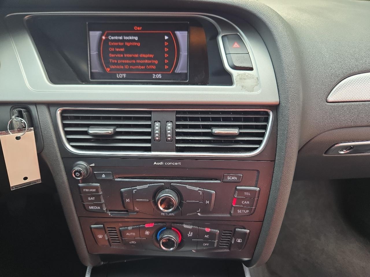 Audi A4 2.0T Premium Sedan quattro Manual 2012