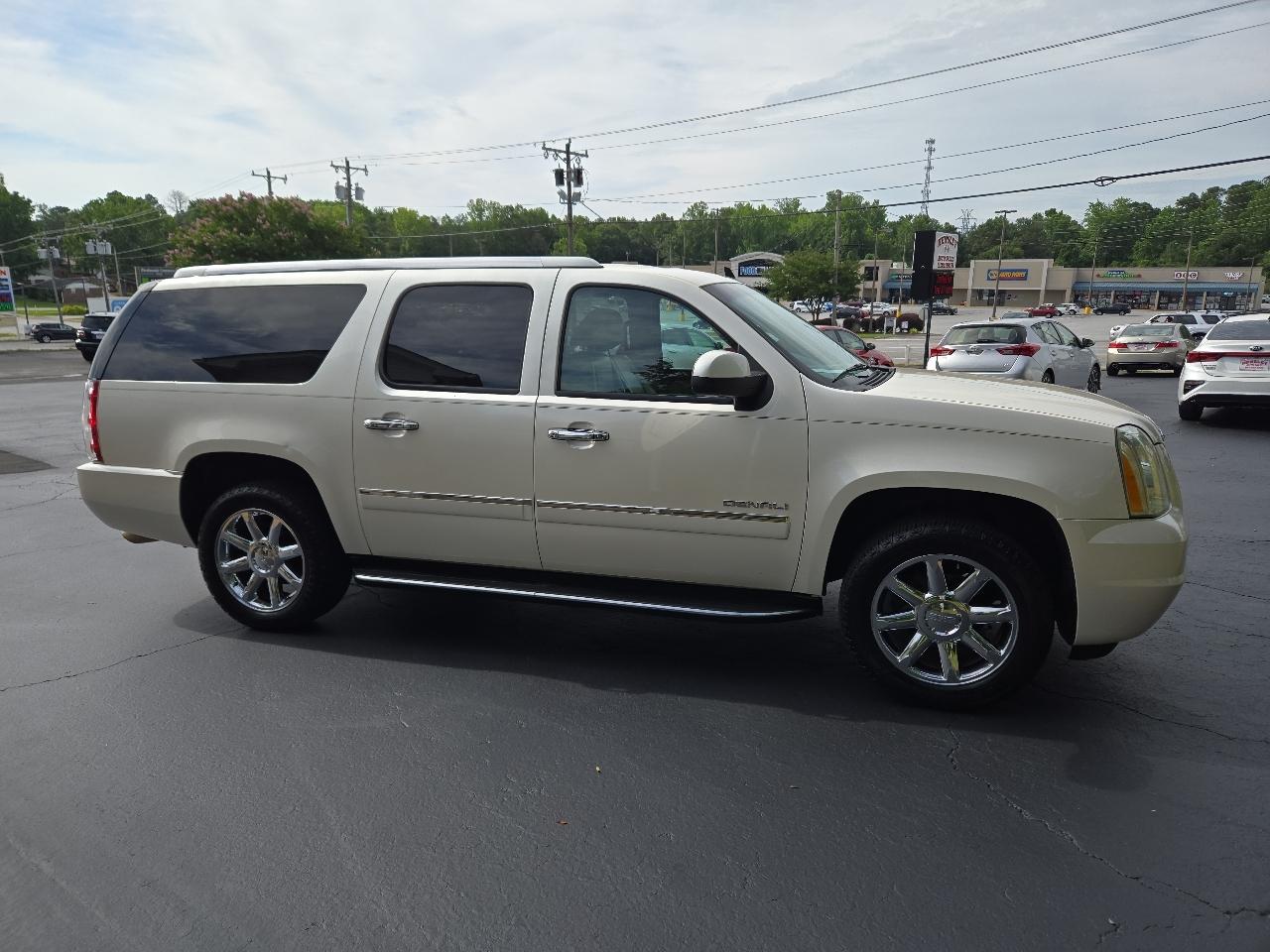 GMC Yukon Denali XL 4WD 2012