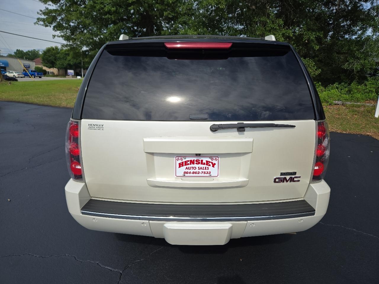 GMC Yukon Denali XL 4WD 2012