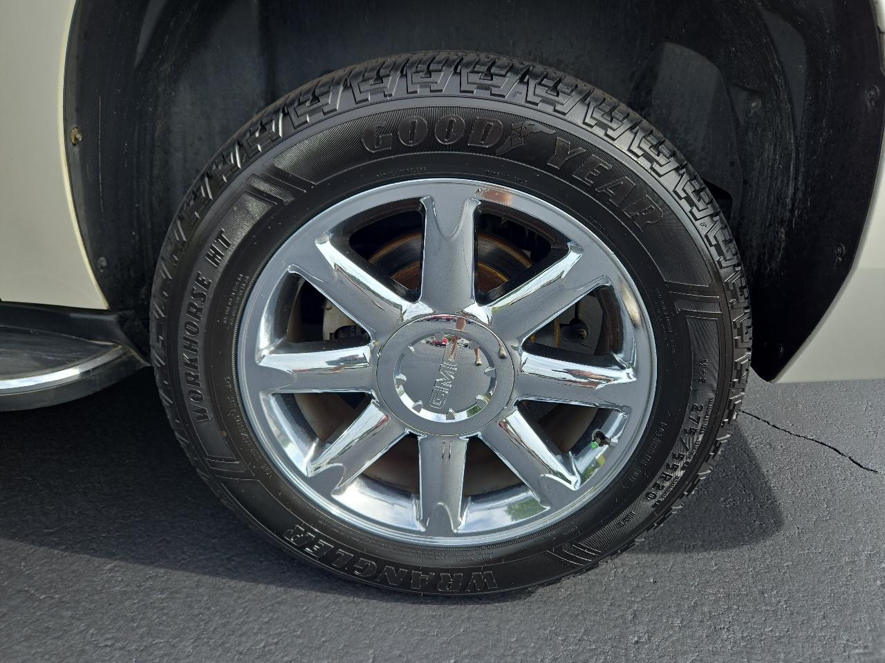 GMC Yukon Denali XL 4WD 2012