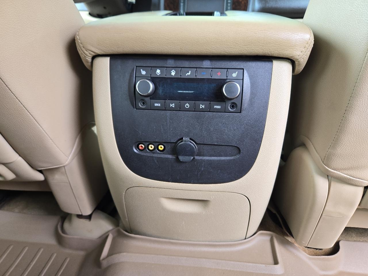 GMC Yukon Denali XL 4WD 2012
