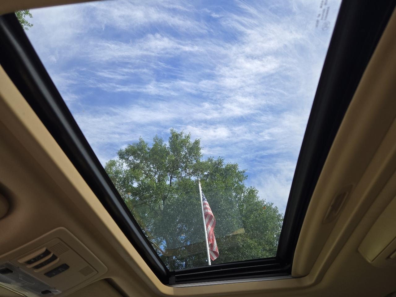 GMC Yukon Denali XL 4WD 2012