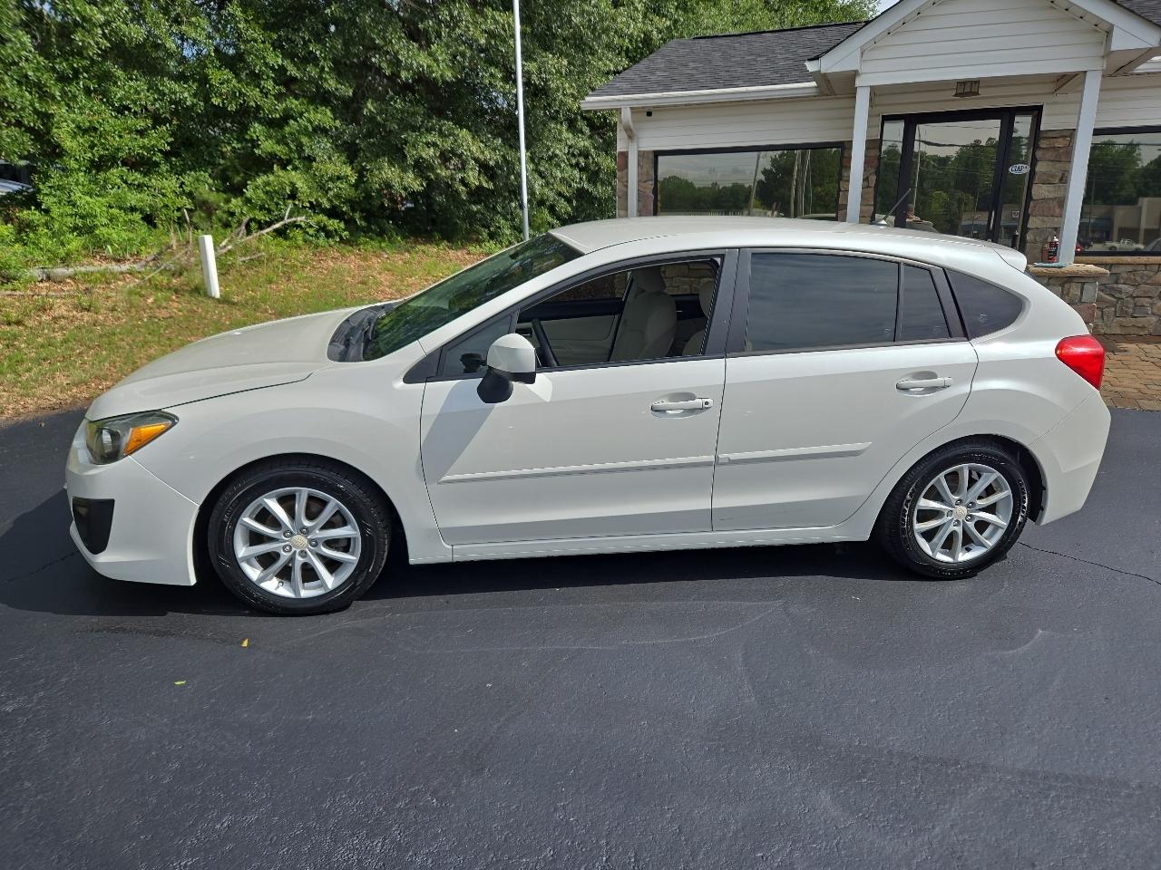 Subaru Impreza 2.0i Premium 5-Door w/All Weather Package 2014