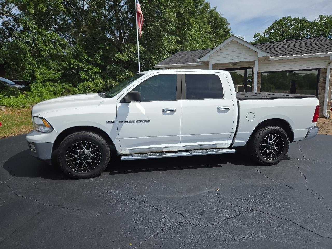RAM 1500 Big Horn Crew Cab 2WD SWB 2011
