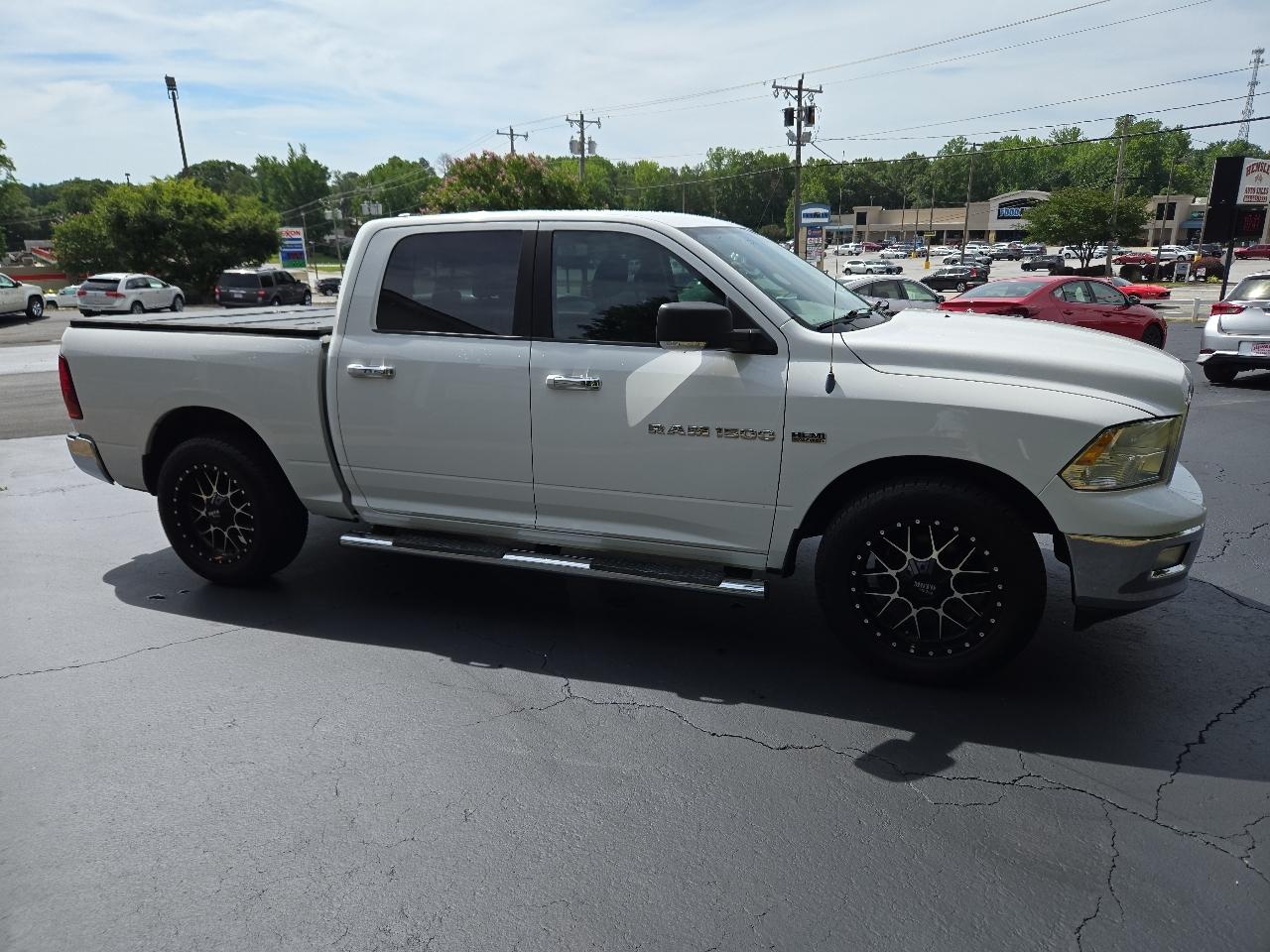 RAM 1500 Big Horn Crew Cab 2WD SWB 2011