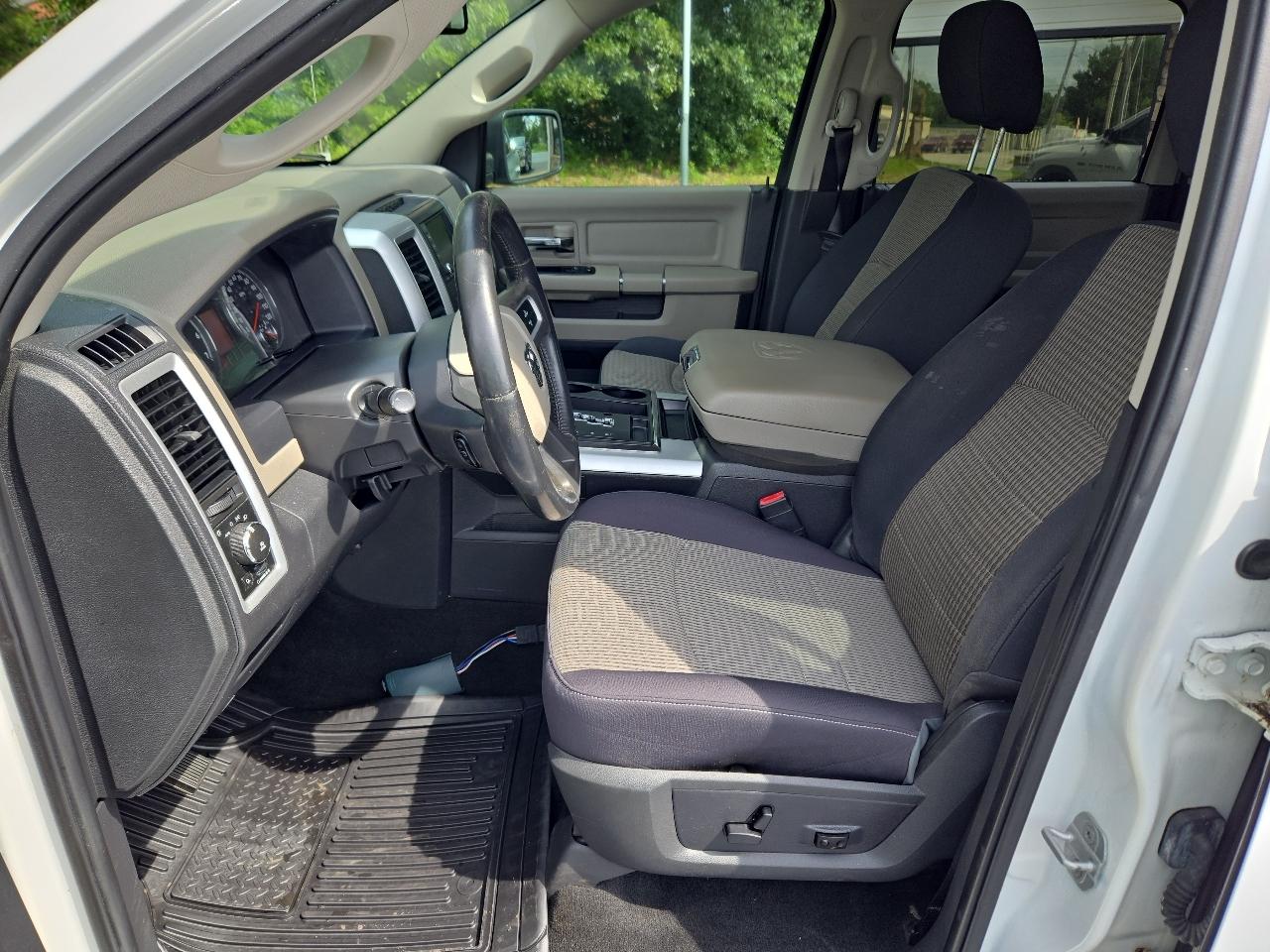 RAM 1500 Big Horn Crew Cab 2WD SWB 2011
