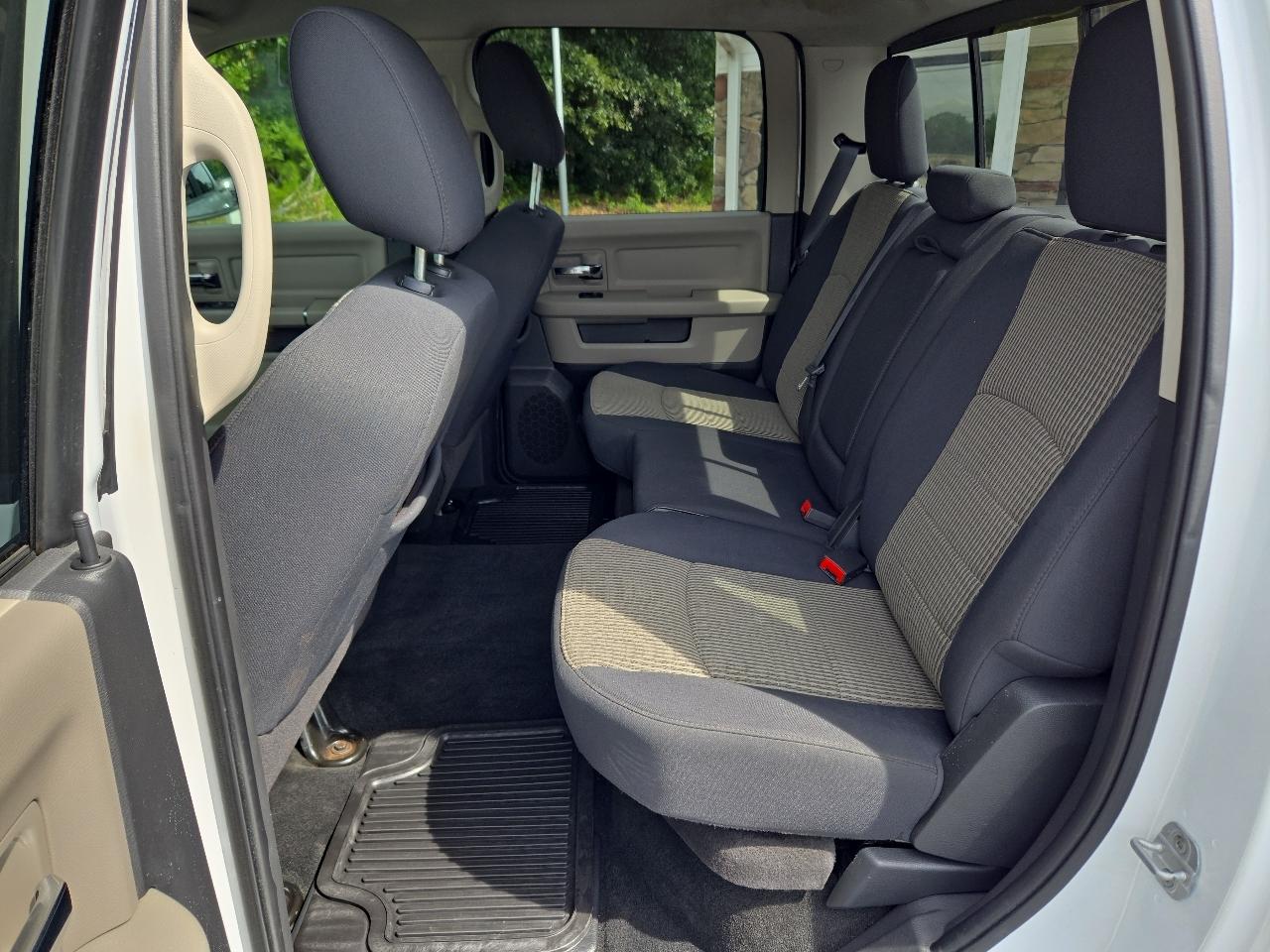 RAM 1500 Big Horn Crew Cab 2WD SWB 2011
