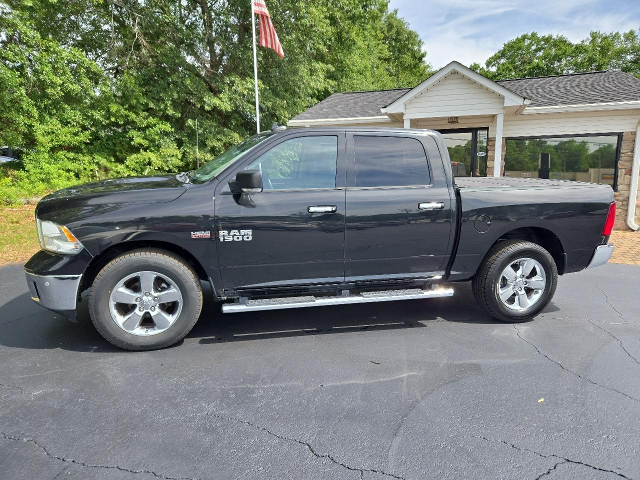 RAM 1500 Big Horn Crew Cab 4WD 2017
