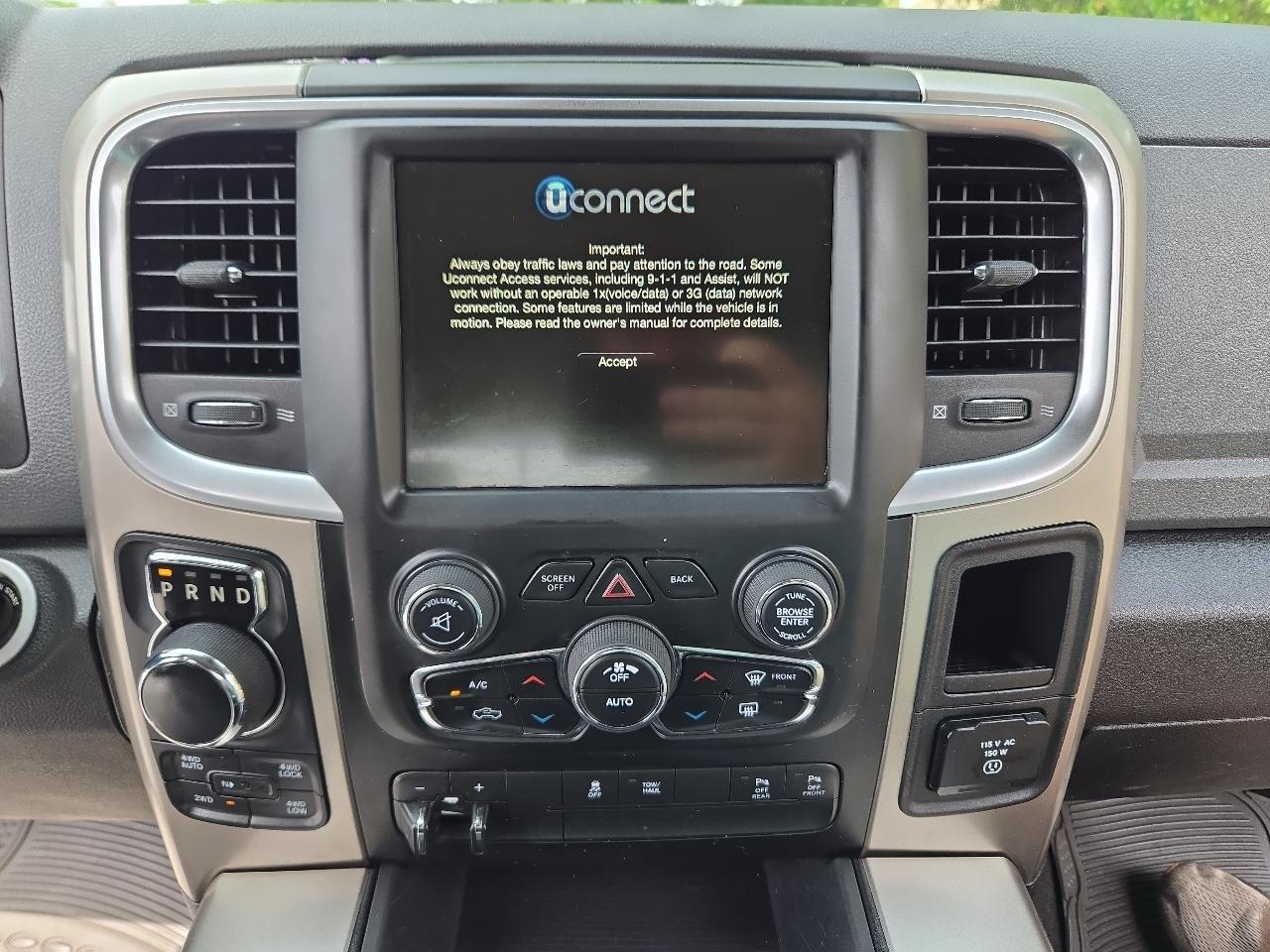 RAM 1500 Big Horn Crew Cab 4WD 2017