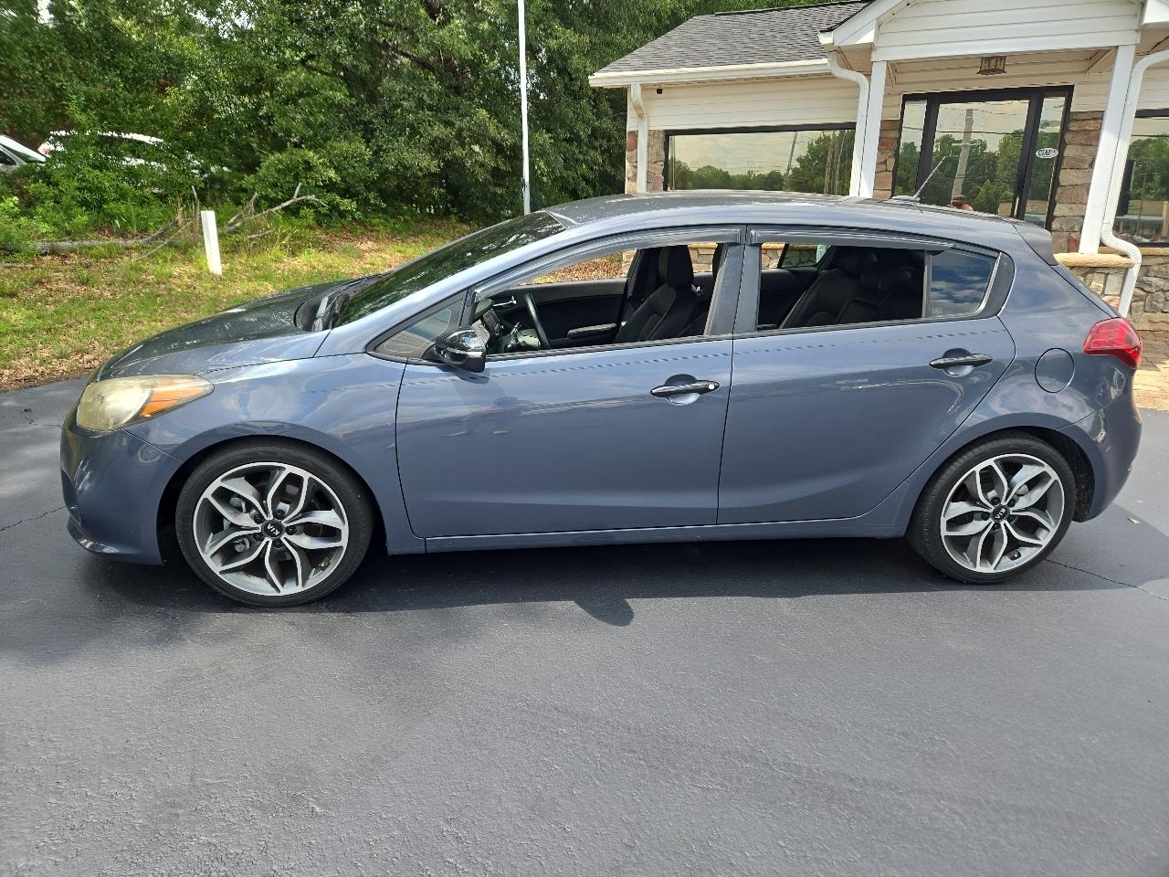 Kia Forte 5-Door SX 2016