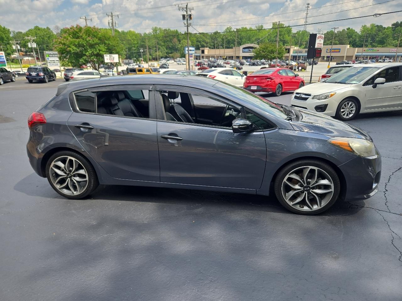 Kia Forte 5-Door SX 2016