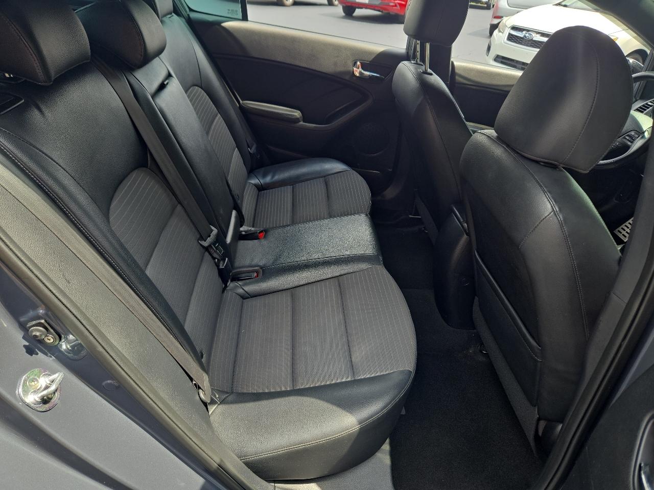 Kia Forte 5-Door SX 2016