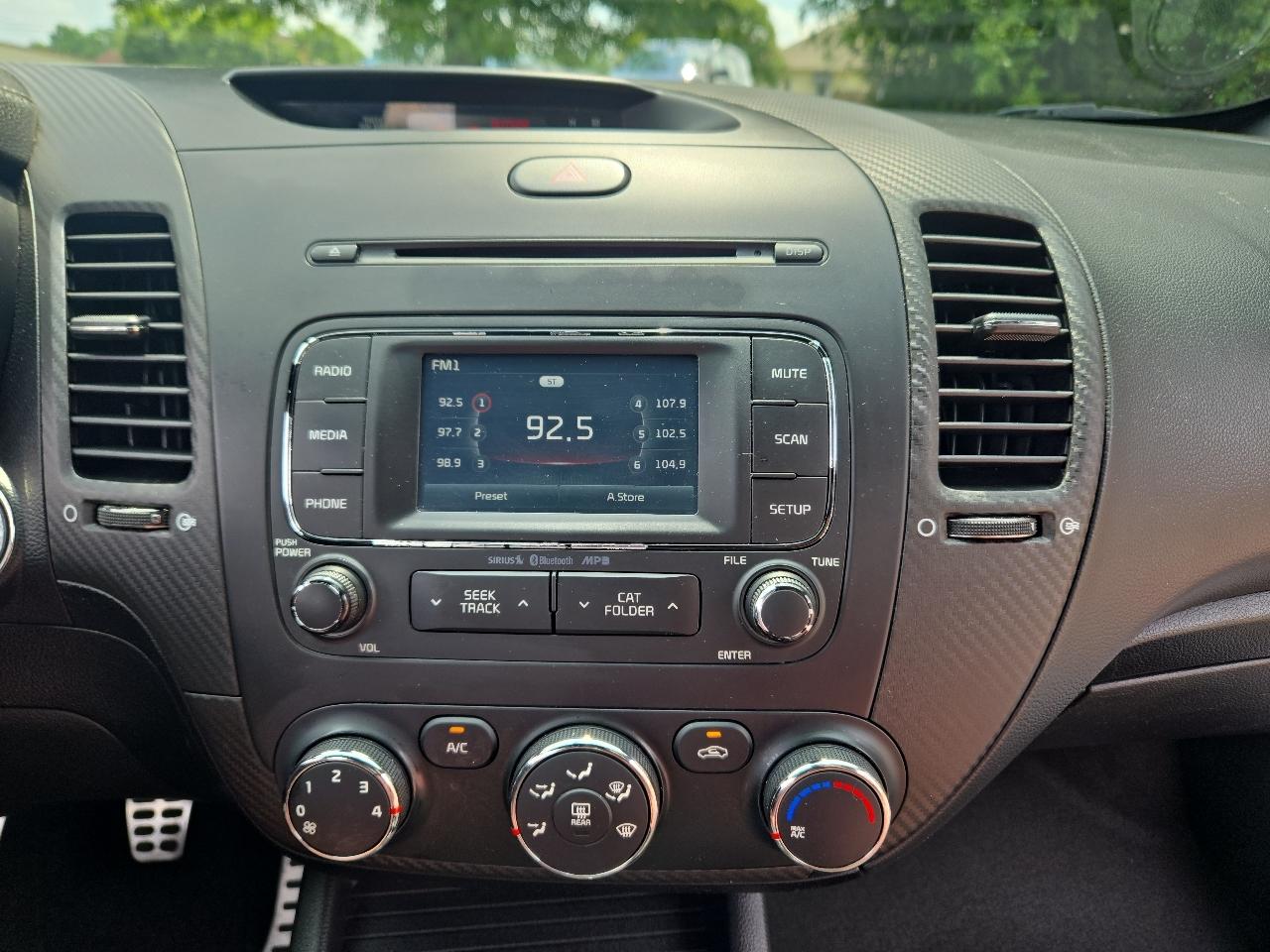 Kia Forte 5-Door SX 2016