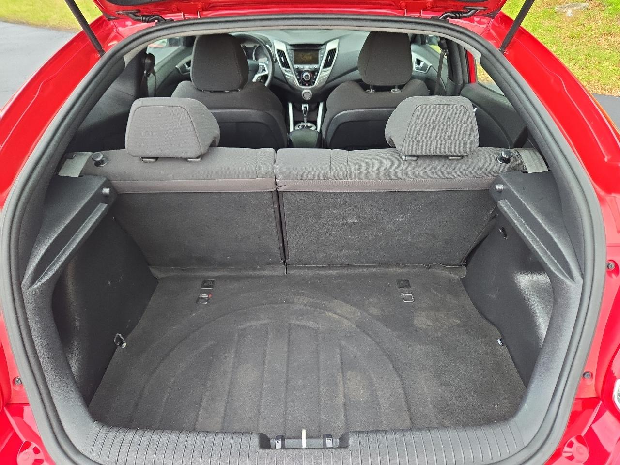 Hyundai Veloster Base 2015