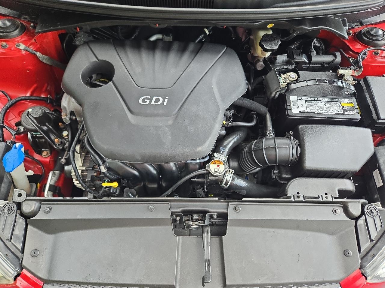 Hyundai Veloster Base 2015