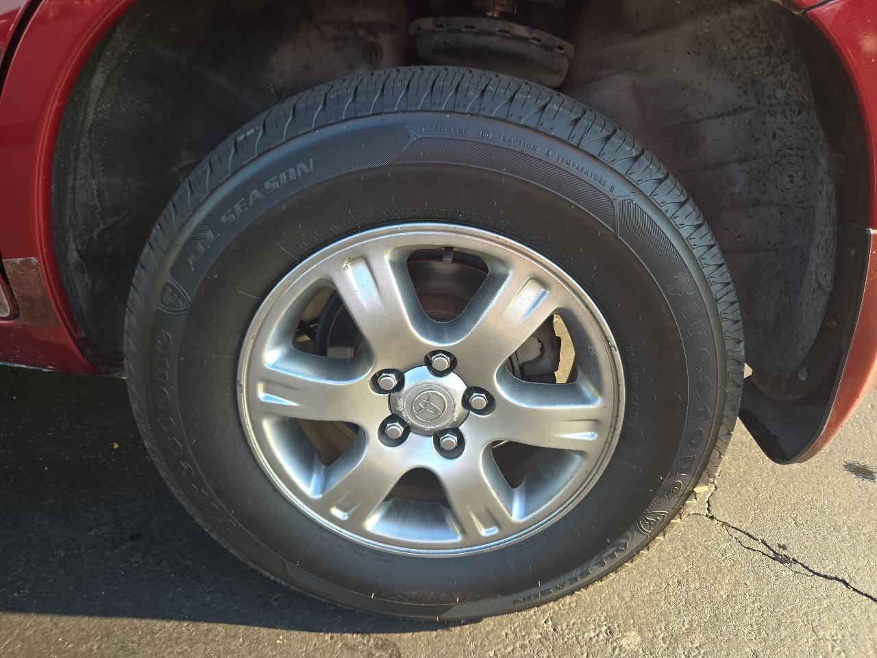 Toyota Highlander Base 4D SUV 4X4 V6 2007