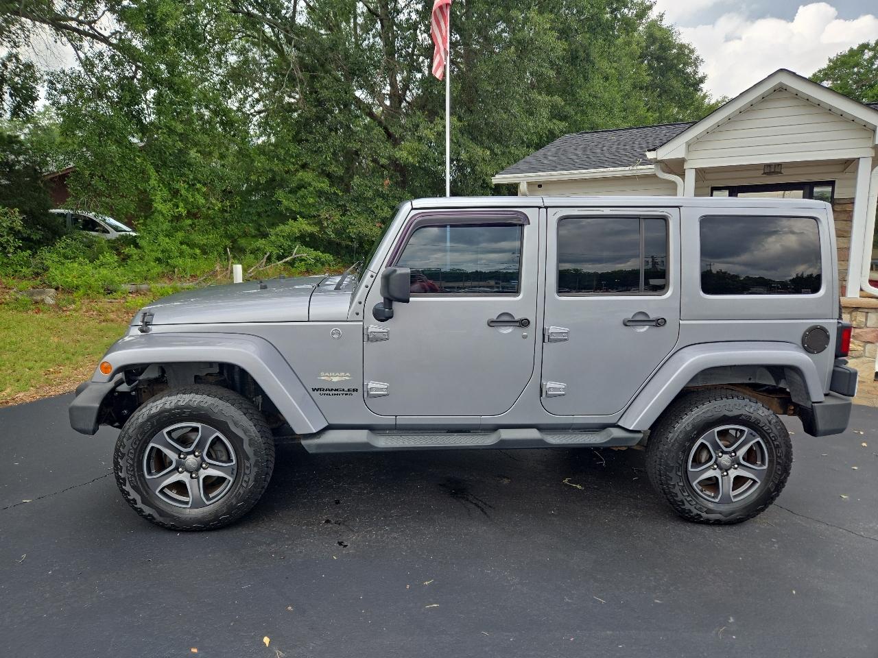 Jeep Wrangler Unlimited Sahara 4WD 2013
