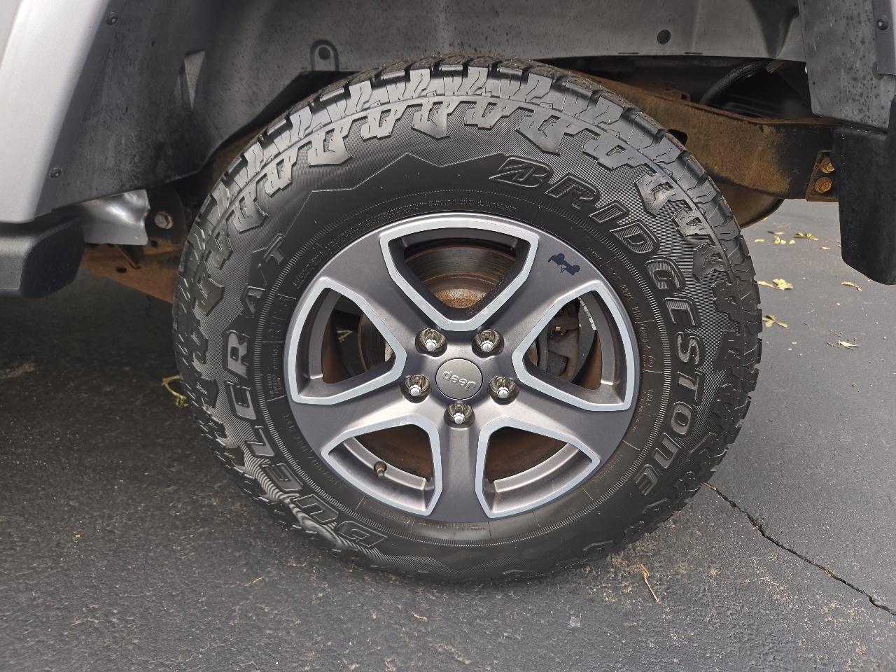 Jeep Wrangler Unlimited Sahara 4WD 2013