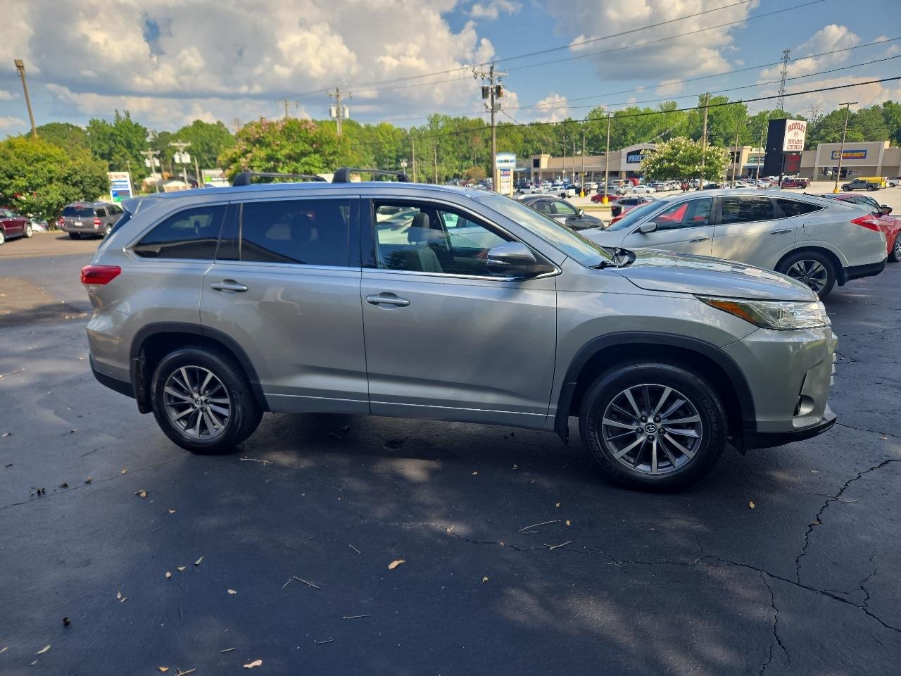 Toyota Highlander XLE AWD V6 2017