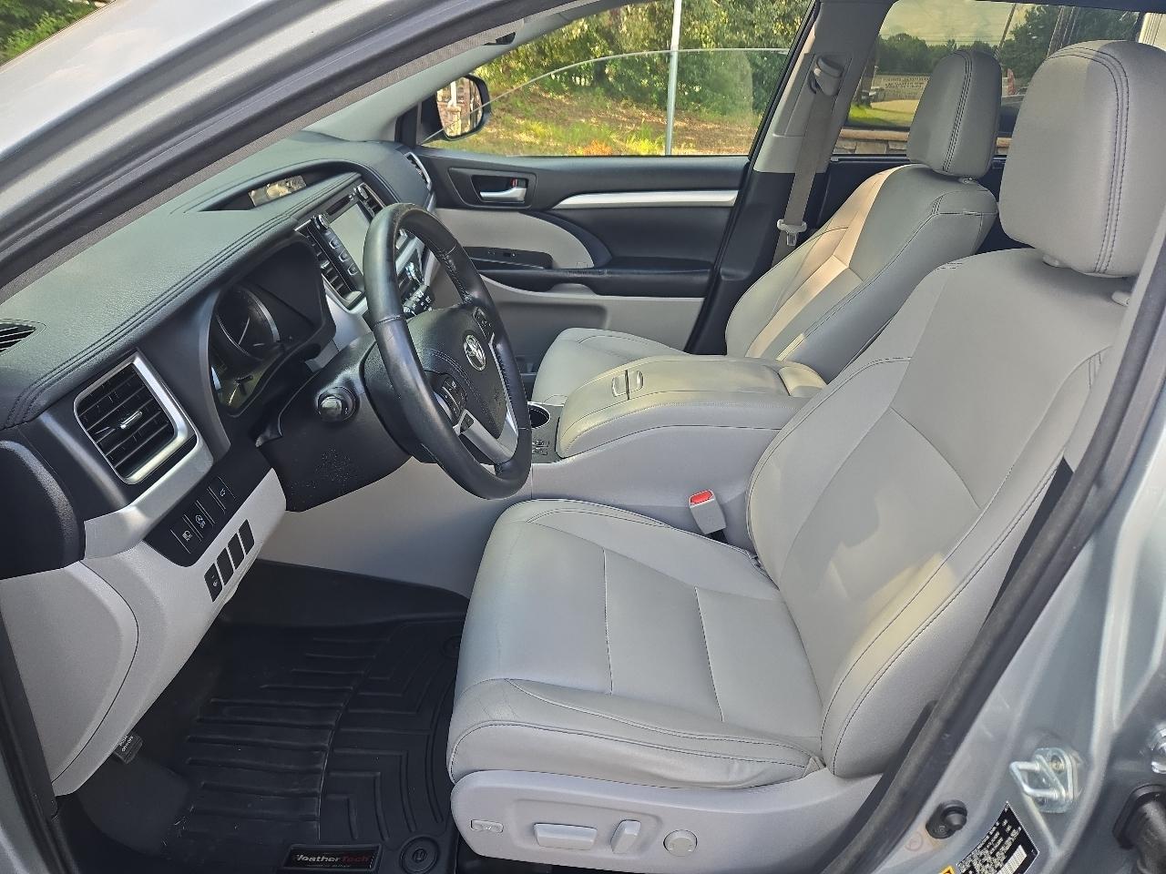 Toyota Highlander XLE AWD V6 2017