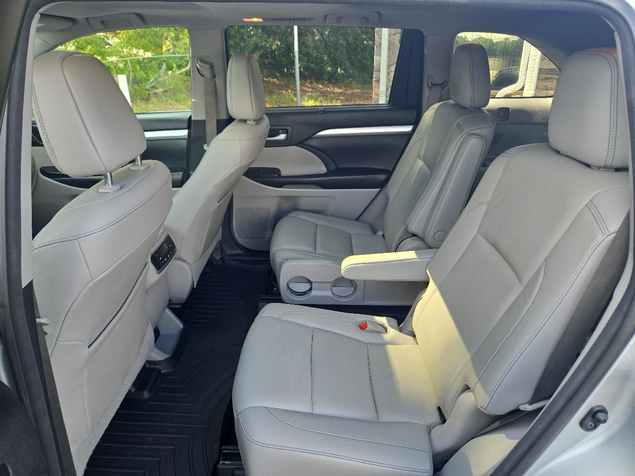 Toyota Highlander XLE AWD V6 2017
