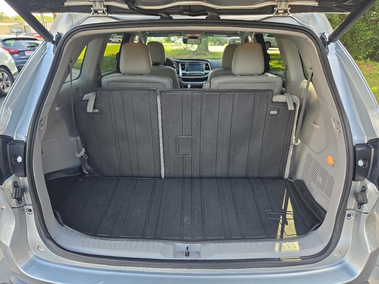 Toyota Highlander XLE AWD V6 2017