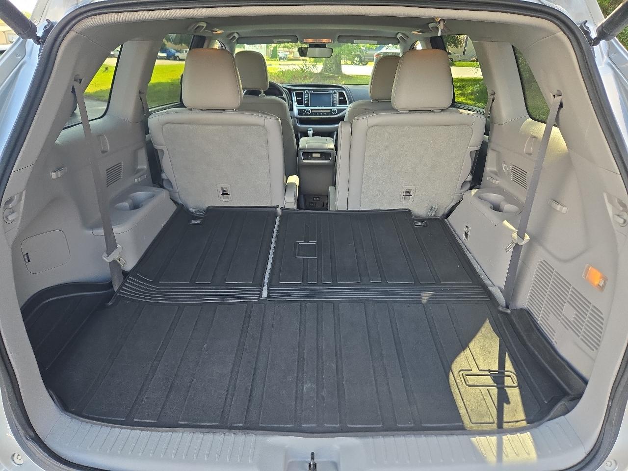 Toyota Highlander XLE AWD V6 2017