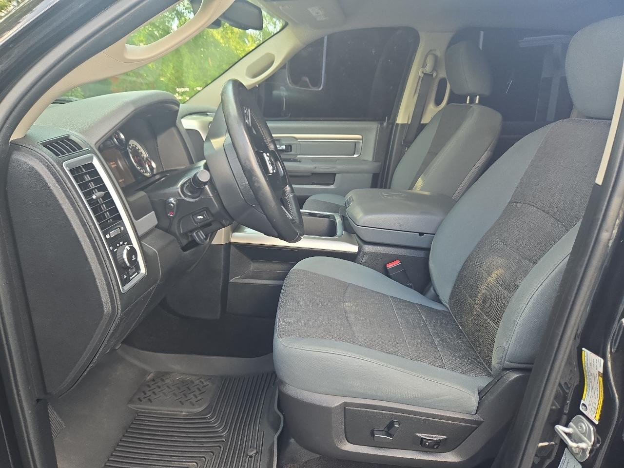 RAM 2500 SLT Crew Cab SWB 4WD 2017