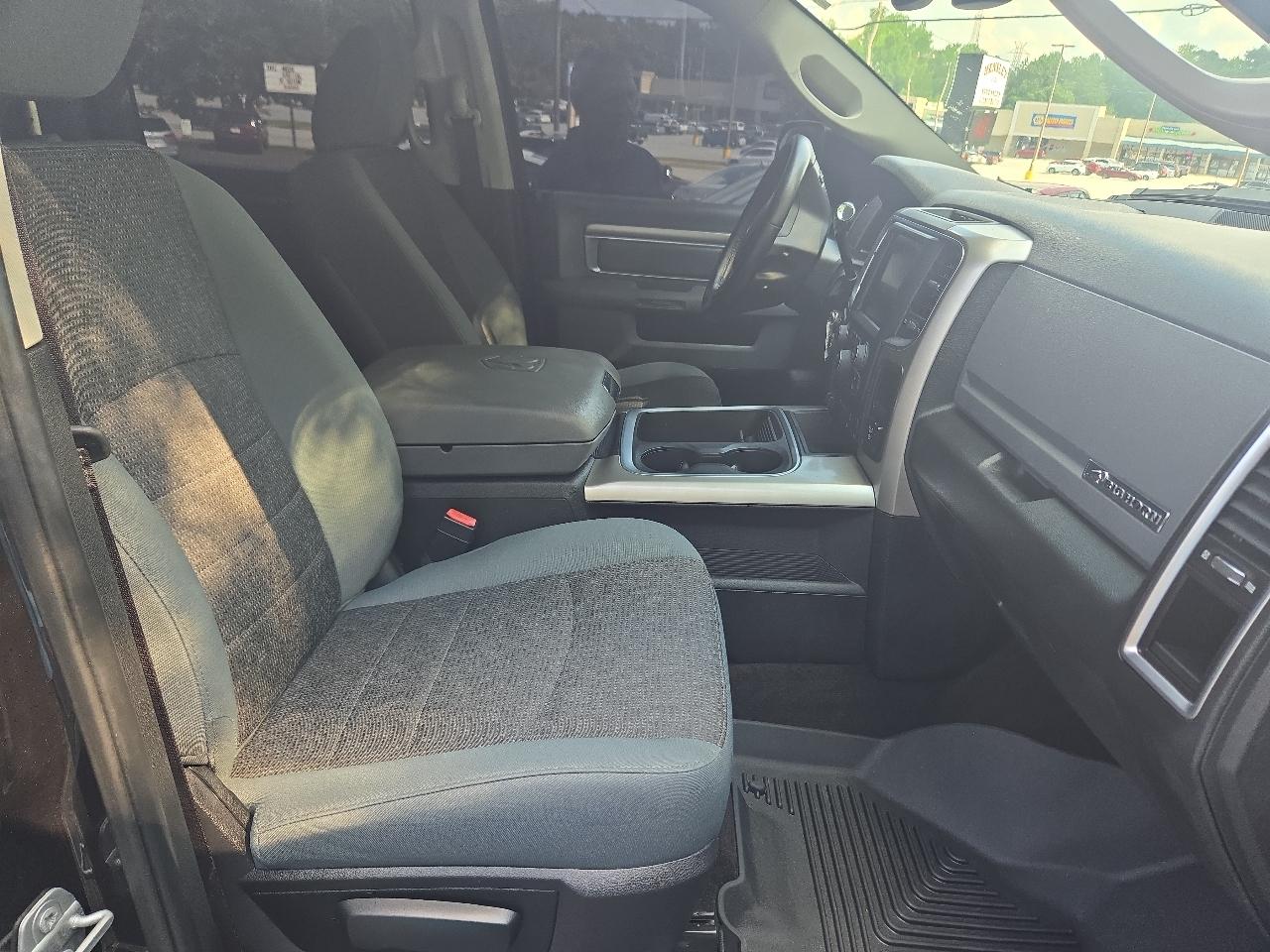 RAM 2500 SLT Crew Cab SWB 4WD 2017