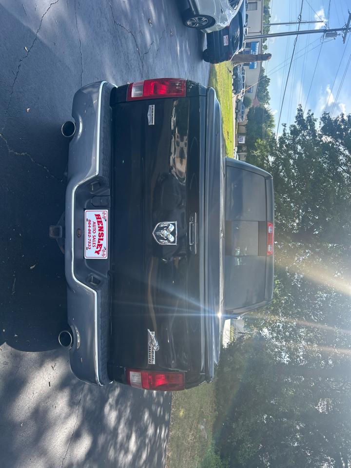 RAM 1500 Laramie Crew Cab 2WD 2012